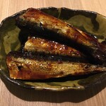 Kuze Fuku Shouten - "自作のお皿に移して"銚子沖産いわしのピリ辛風味