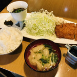 Tsuki No Sasayaki - とんかつ定食＝６８０円 税込