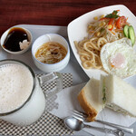 喫茶 アトリエ - もれなくサービスされる。素晴らしいモーニング。