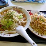さつまラーメン - 江戸っ子野菜ラーメン600円と焼きめし450円