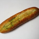 Boulangerie quatre - 香草バターのガーリックフランス　￥190