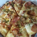 ドミノピザ - 料理写真:Mパンピザ エビマヨ&チキンベーコン クーポンセットで¥999