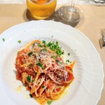 La Brianza - ソースの濃さと麺の太さ、グアンチャーレのゴロゴロとか、それぞれがぴったりなのよ〜完成度の高さ☆パンチェッタじゃなくてグアンチャーレっていうのもポイント高し！目立たない所にこそ本店の凄さが隠れてるのよ〜