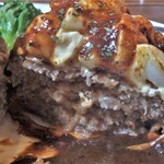 カフェ&レストラン ランプ - ハンバーグ断面