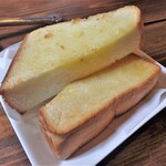 カフェ&レストラン ランプ - パン