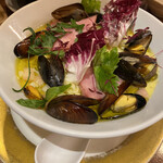 海老丸らーめん - ムール貝の冷やしらーめん(クリーミースープ仕立て)