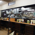 移転して広くなった店内