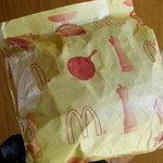 Makudonarudo - 「てりやきチキンフィレオ」の包み紙・・・期間限定のためか？名前が刷られてい無いね～？