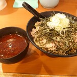 たけちゃんにぼしらーめん - 冷やしラー油肉つけ麺(大盛)