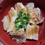 なか卯 - うま塩豚角煮丼
