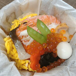 宅配御膳 釜寅 - 料理写真:海鮮五目釜飯です。