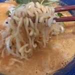 ラーメン由 - 麺