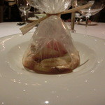 ラ・ベ - キンキと車海老のパピヨット、香りを閉じ込めているよ。