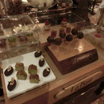 ラ・ベ - プティ・フールはたくさんあるのだ