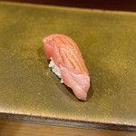 鮨匠 のむら - )本鮪とろ(長崎県対馬列島産、100kg未満若魚)