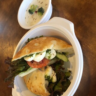 オシャレな空間 赤坂でランチに使えるカフェ ランキング 食べログ