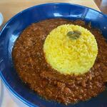 cafe nine - カレーは３種類から選べましたが私はオリジナルスパイスカレーにしてもらいました。
       
      ひき肉を使ったキーマカレータイプのスパイシーなカレーに仕上がってました。