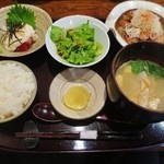 林栄門 - もつ煮と本鮪の山掛け定食
