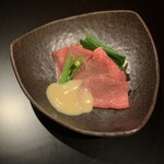 Oumiushi Yakiniku Niku Tatsu - 近江うしの酢味噌がけ