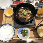 肉豆冨とレモンサワー 大衆食堂 安べゑ - 名物肉豆腐定食 黒  (税込¥768)