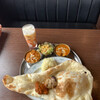 BOMBAY - ボンベイスペシャルランチ（チキンカレー激辛、キーマカレー激辛）＋ランチドリンク（イチゴラッシー）