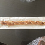 粉とクリーム - 本日のポンイツ。
      ゴルゴンゾーラ！
      チーズ！ウインナー！