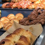 ペンギンベーカリー - ソフトパンを中心にお子様からお年寄りまで愛される豊富な品揃えをしております！