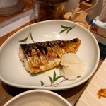 Yayoi Ken - サバ塩焼き