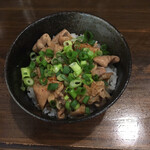 とんこつ とん太 - もつ丼