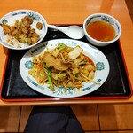Hidakaya - バクダン炒め　520円　+　焼き鳥丼　250円