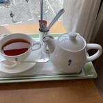 Para To Bira - 紅茶。ポットサービス。450円でこれは良心的。綺麗な色味。