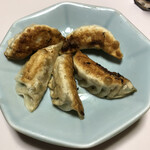 珉珉 - 餃子が来ます。飲めるよく焼き餃子。