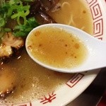 ラーメン　赤組 - スープは意外にあっさり