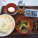 すき家 - 玉かけご飯朝食 250円(税込)(2021年8月18日撮影)