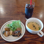 グッドフェローズ - ランチのスープや前菜など。