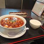 チャイニーズ・レストラン ハチ - マーボー麺750円＋白飯（小）200円