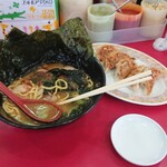 ラーメン 杉田家 - ギョーザも…