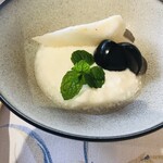 レストラン・マッカリーナ - ヨーグルトとフルーツ