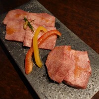 黒毛和牛焼肉 虎斑 北新地店 - 極上タンと厚切りタン