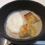 オマージュ - マッシュルームのヴルーテ　フランス産栗とノワゼットのクリーム