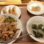 Shibuyagyouza - ル―ローハン&餃子定食