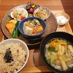 玄三庵　 淀屋橋odona店 - 39品目の健康定食