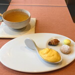 祇園 Abbesses - 小菓子・紅茶