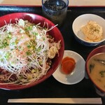 Shunsai Sengyo Saiki - 温玉のせかつおユッケ風丼¥800-