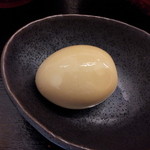高円寺肉汁うどん 夕虹 - 煮卵