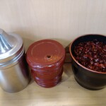 一〇そば - ごま、一味、輪切り唐辛子