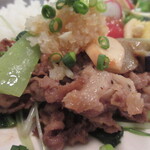 小さな街の食堂 cafe MISTY - 炒めた牛肉の香ばしさとポン酢がぴったり