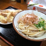Sanuki Udon Yamato - 醤油うどんは「冷」と「温」があるので、当然冷たいヤツで注文。