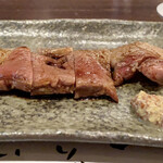 たでの葉 - 猪の脂の美味しさは豚の比ではないです！
      甘みが強い割にしつこくないのが特徴、焼いている時から早く食べた〜いと思ってましたから♪
      臭みは皆無、血抜きをちゃんとしたからでしょう。
      とても美味しかったです♪