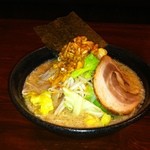 川崎商店 - 野菜たっぷり醤油らーめん。　山盛りの野菜が５００ｇのってる♪
